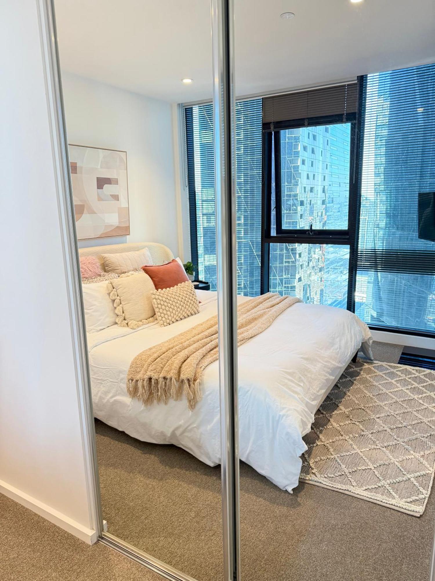 Lonsdale St Luxury Cbd Family Apartment With Free Parking Мельбурн Экстерьер фото